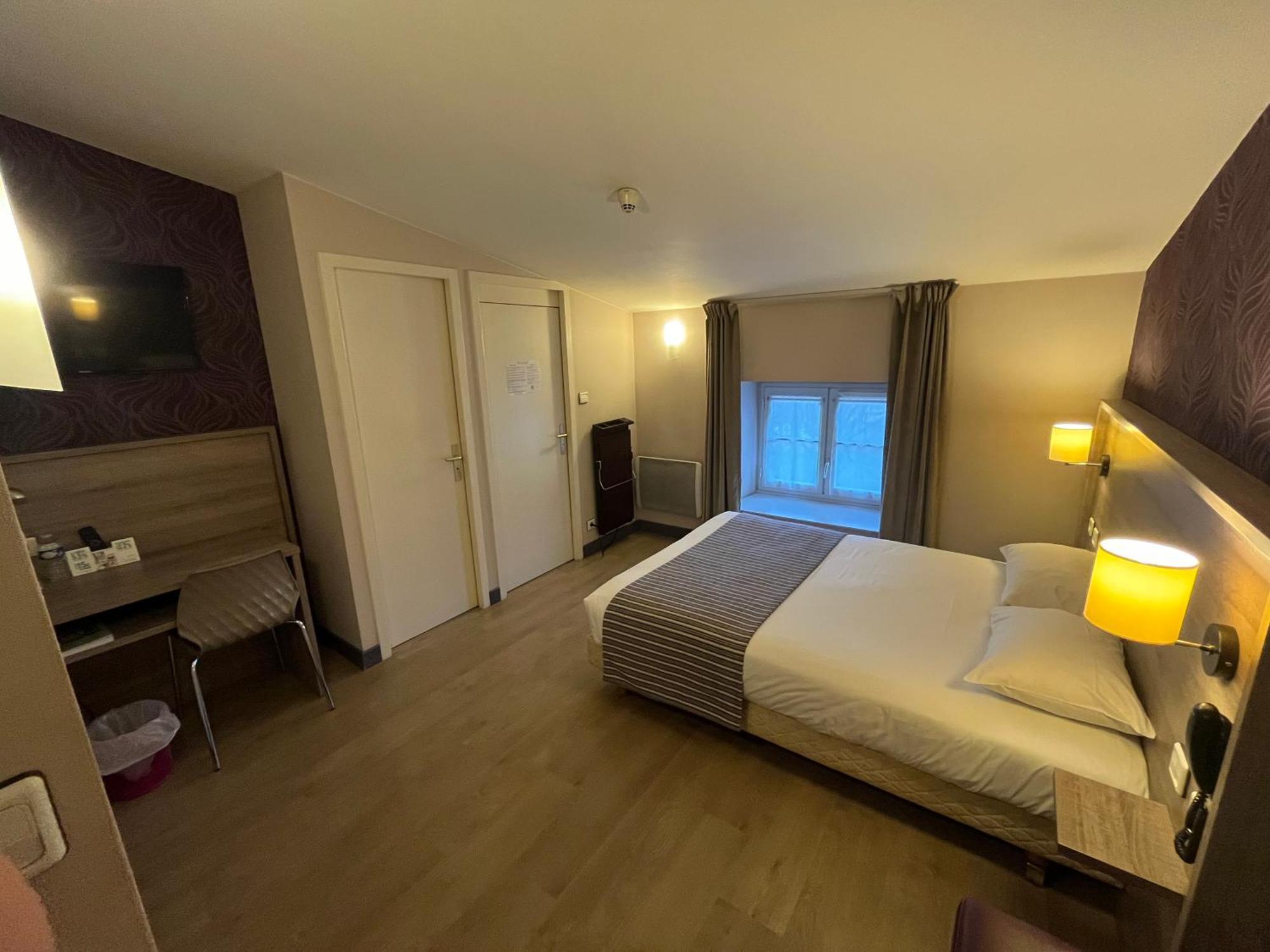 Logis Hotel Le Saint Georges Vivonne Luaran gambar