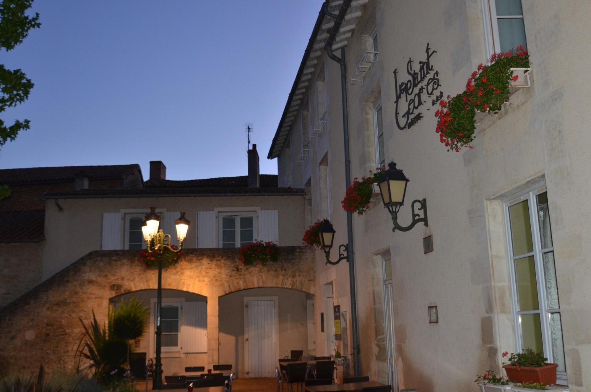 Logis Hotel Le Saint Georges Vivonne Luaran gambar